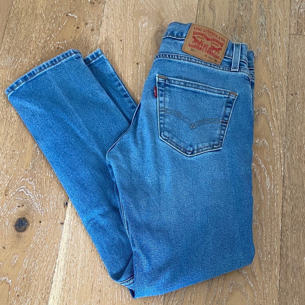 MENS LEVI’S 511 (29 x 30) med wash (like new)